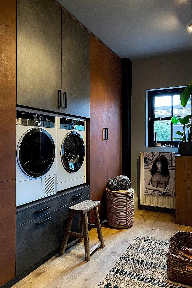 Wasmachine en opbergkasten op maat